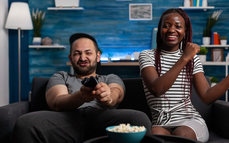Como Assistir Filme Online Grátis e Legalmente em 2025